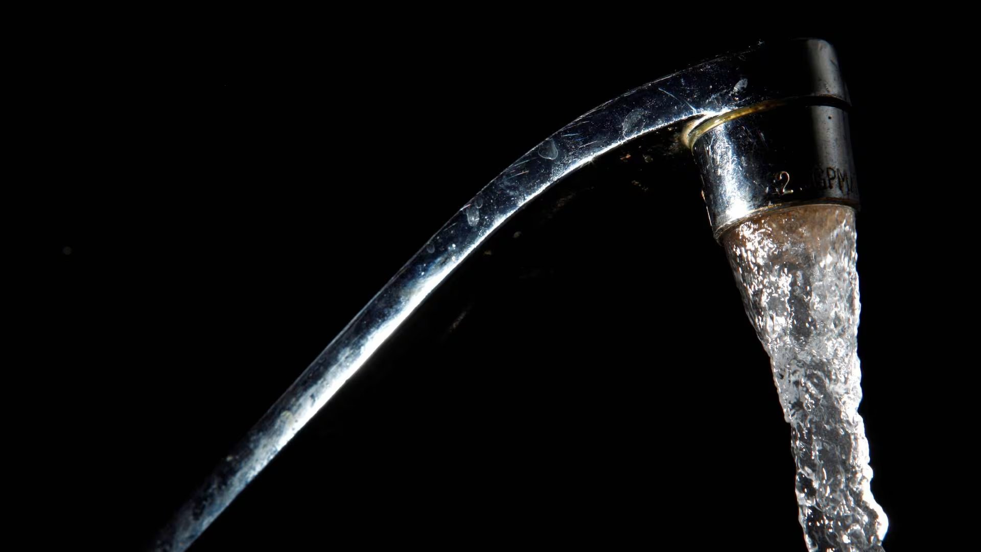 El Ministerio de Vivienda ordenó activar planes de emergencia en acueductos y el Gobierno lanzó la campaña “El Niño viene, el agua se cuida” para promover el ahorro de agua - crédito Reuters