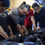 Las profesiones mejor pagadas en Ecuador y cuánto ganan en 2026