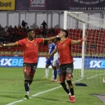 ¡Con doblete de Melvin Díaz! Deportivo Cuenca venció 2-1 al Club Sport Emelec, que lleva tres partidos sin conocer la LigaPro