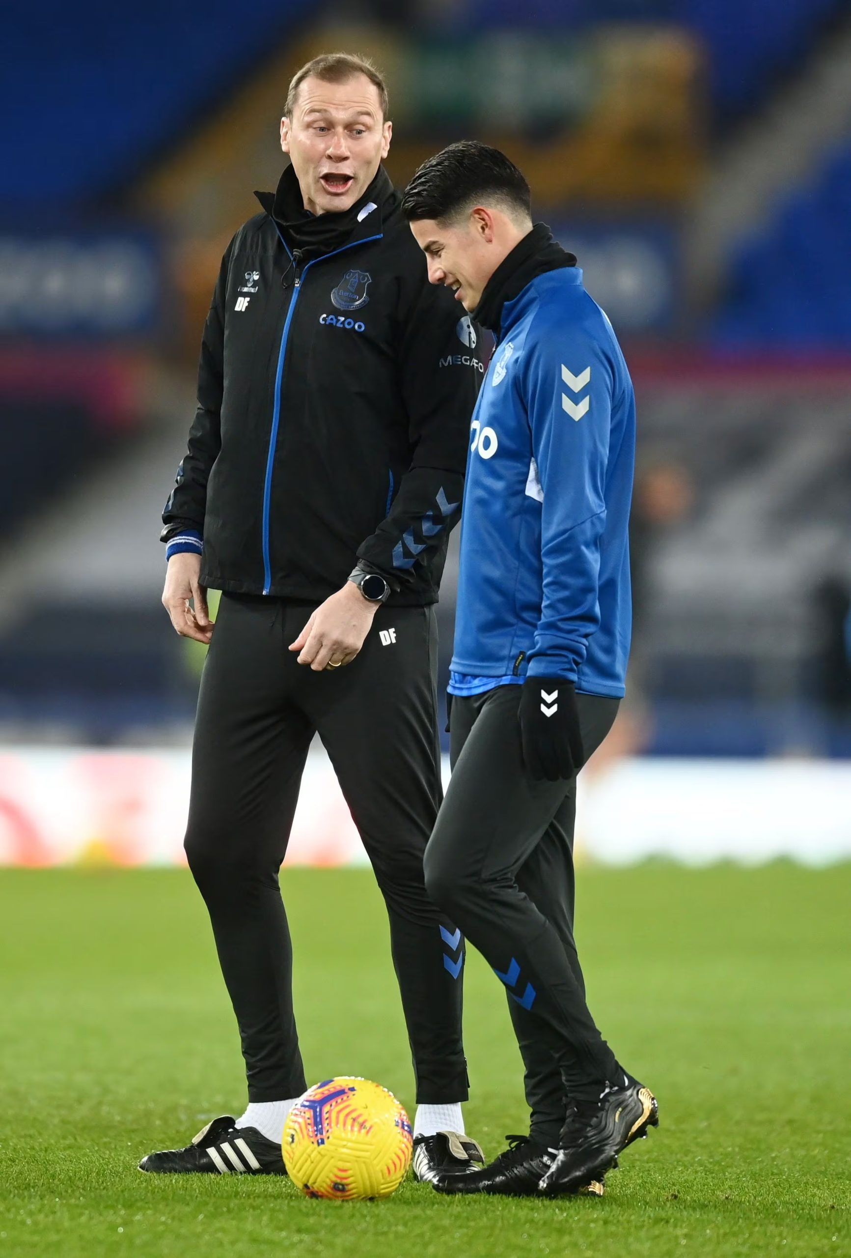 Duncan Ferguson fue asistente técnico de Carlo Ancelotti en Everton, al momento de contratar a James Rodríguez en 2020 - crédito Michael Regan/Pool vía REUTERS