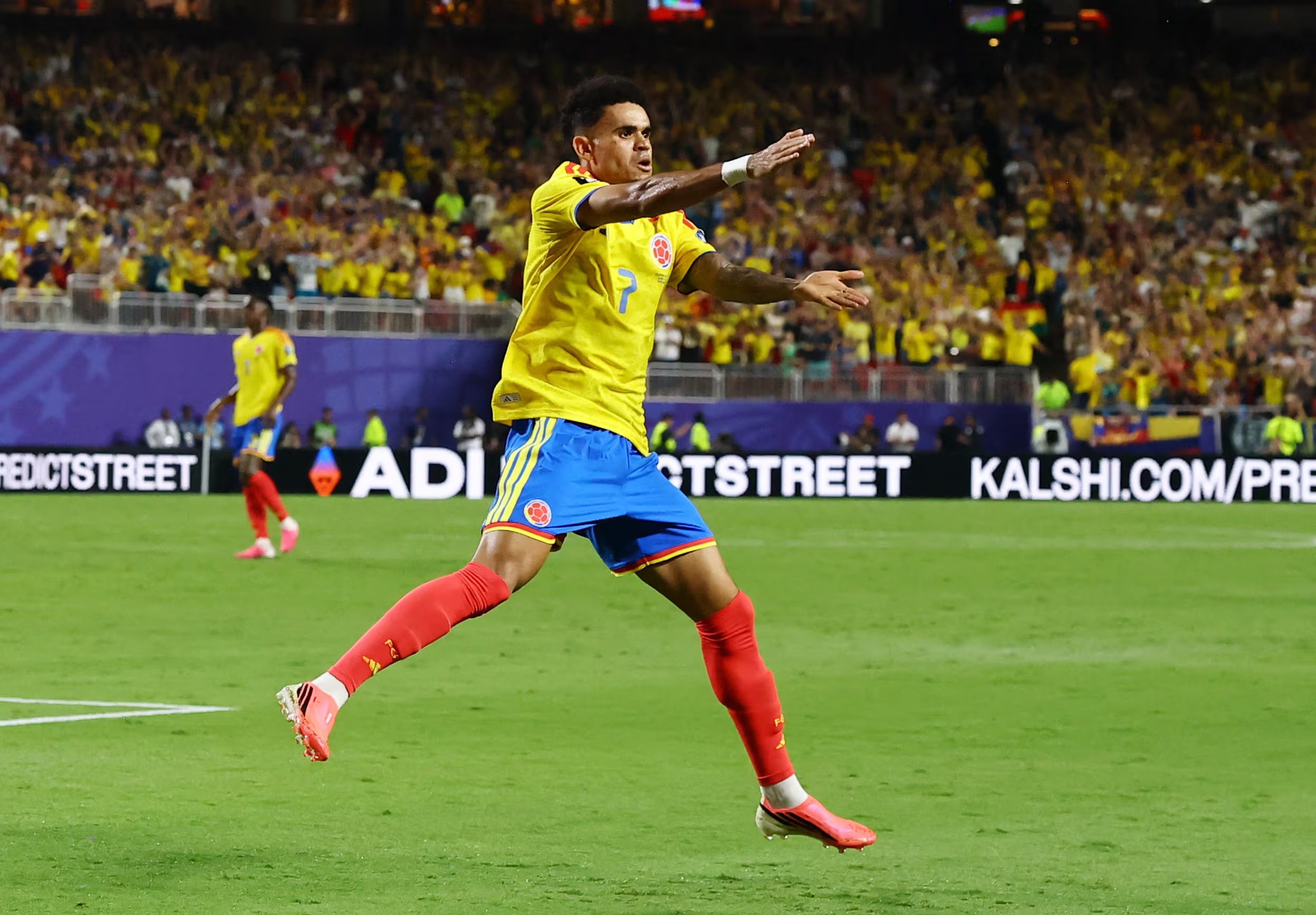 Luis Díaz, elegido figura del partido por la FIFA, pidió calma tras la clasificación de Colombia y destacó el crecimiento del equipo en el Mundial 2026 - crédito Bernadett Szabo/REUTERS
