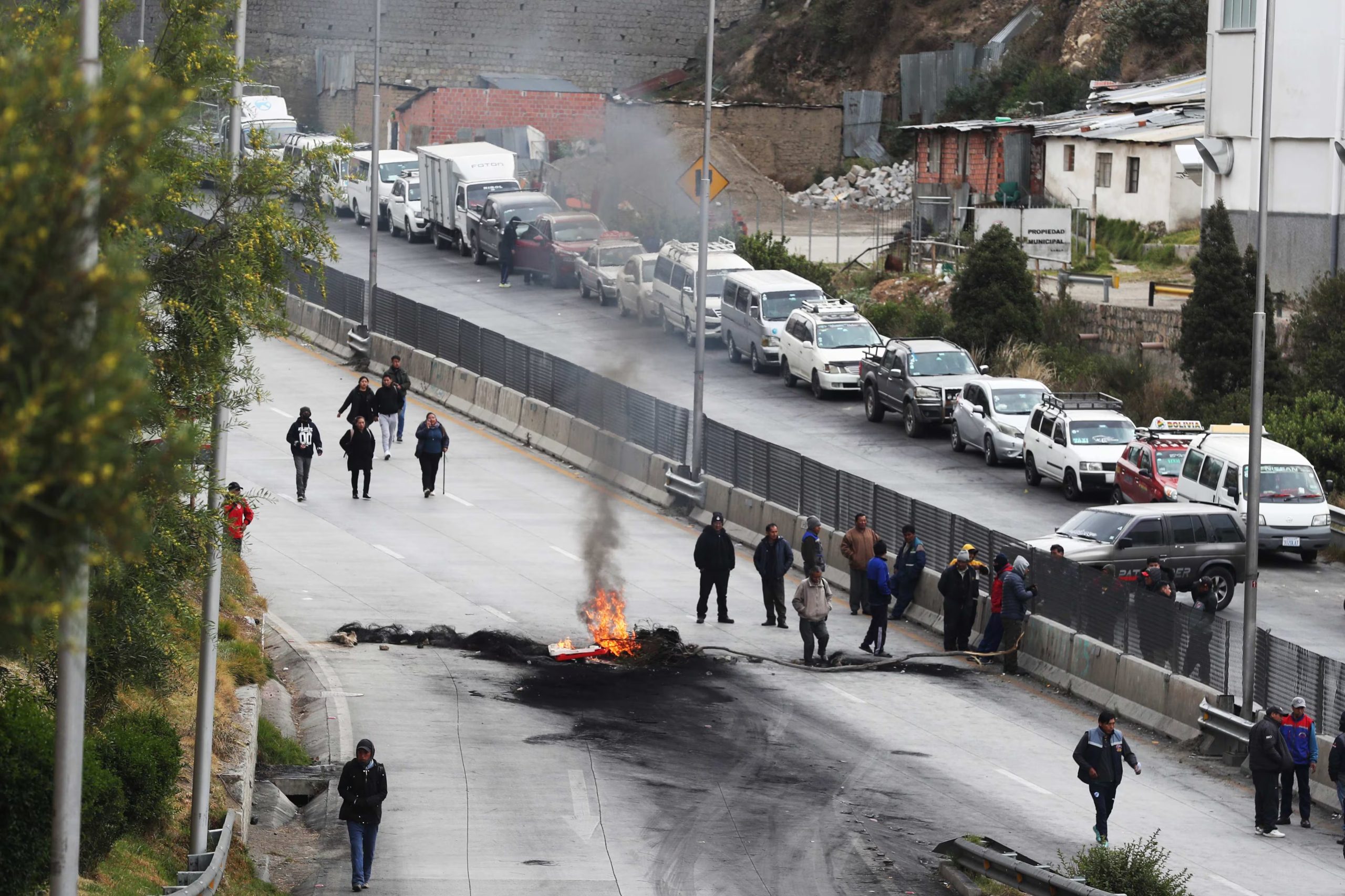 Los bloqueos de carreteras en Bolivia paralizaron la circulación durante 53 días y generaron una crisis nacional (EFE)