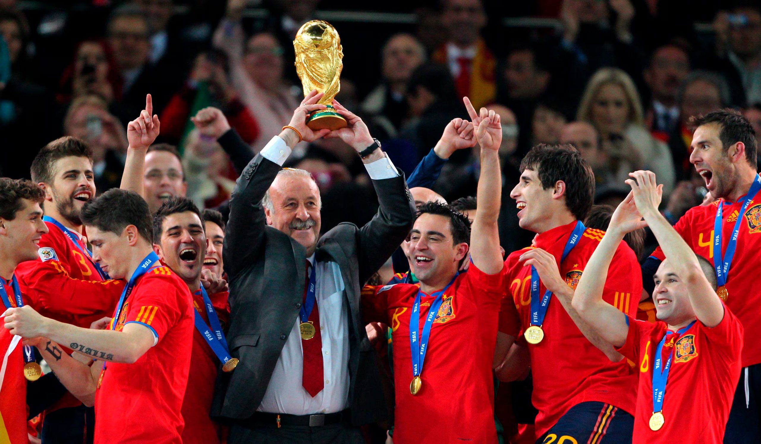 La generación dorada de España consiguió la Copa del Mundo en el 2010. (EFE/SRDJAN SUKI10)