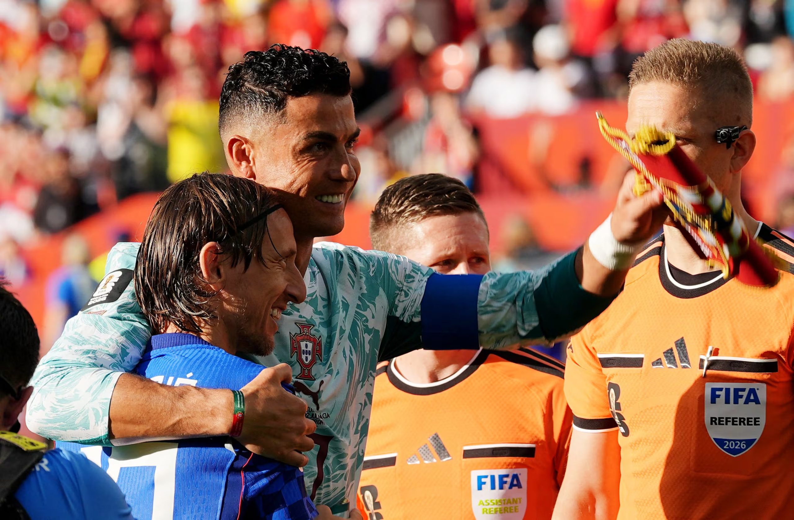 Antes del pitido inicial, Ronaldo y Modrić ya se habían saludado en el centro del campo con un abrazo, en lo que fue su primer cruce en un Mundial (Reuters/John E Sokolowski)