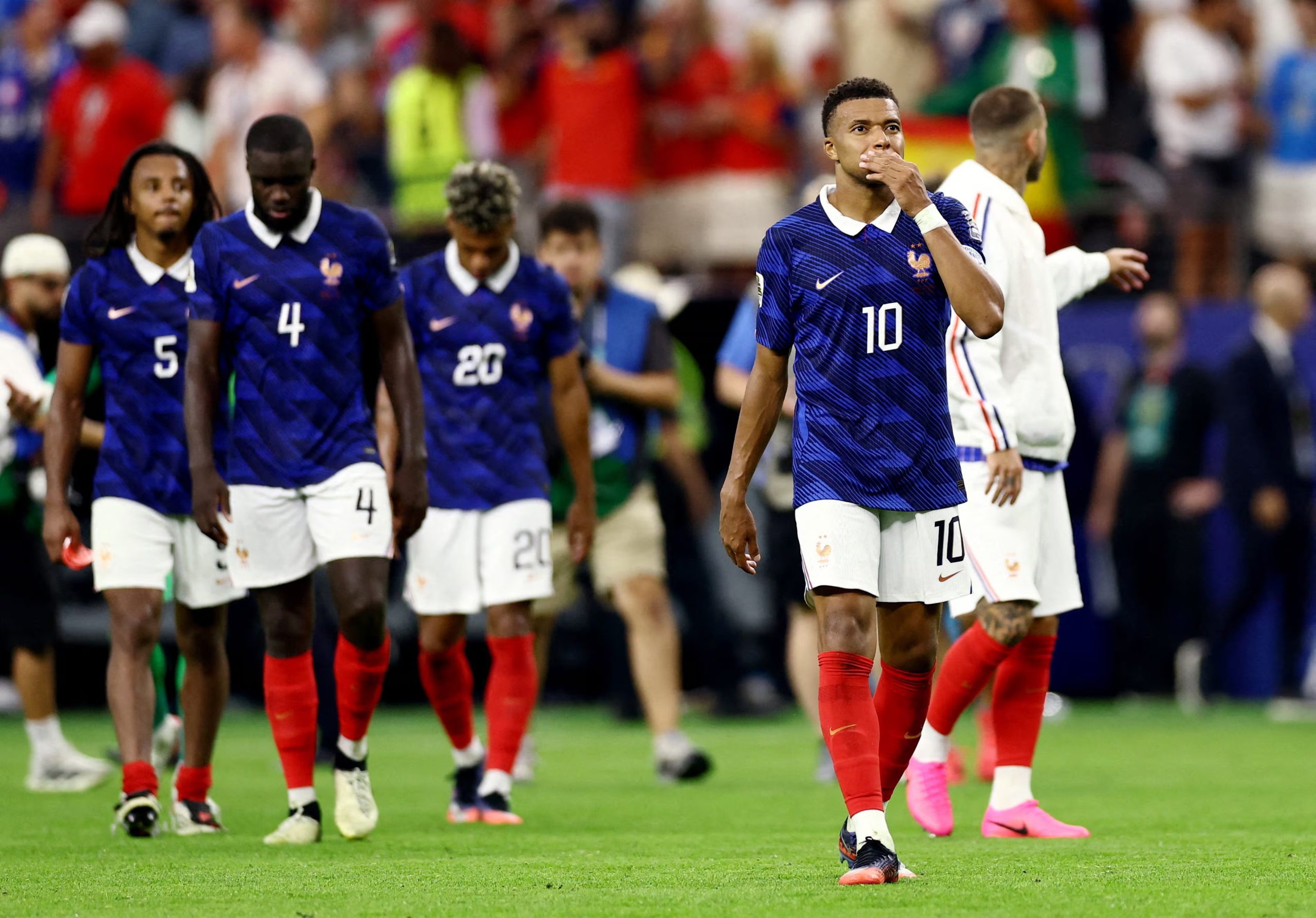 Francia, encabezada por Kylian Mbappé, tras la eliminación de la Copa del Mundo 2026 (Lee Smith/Reuters)
