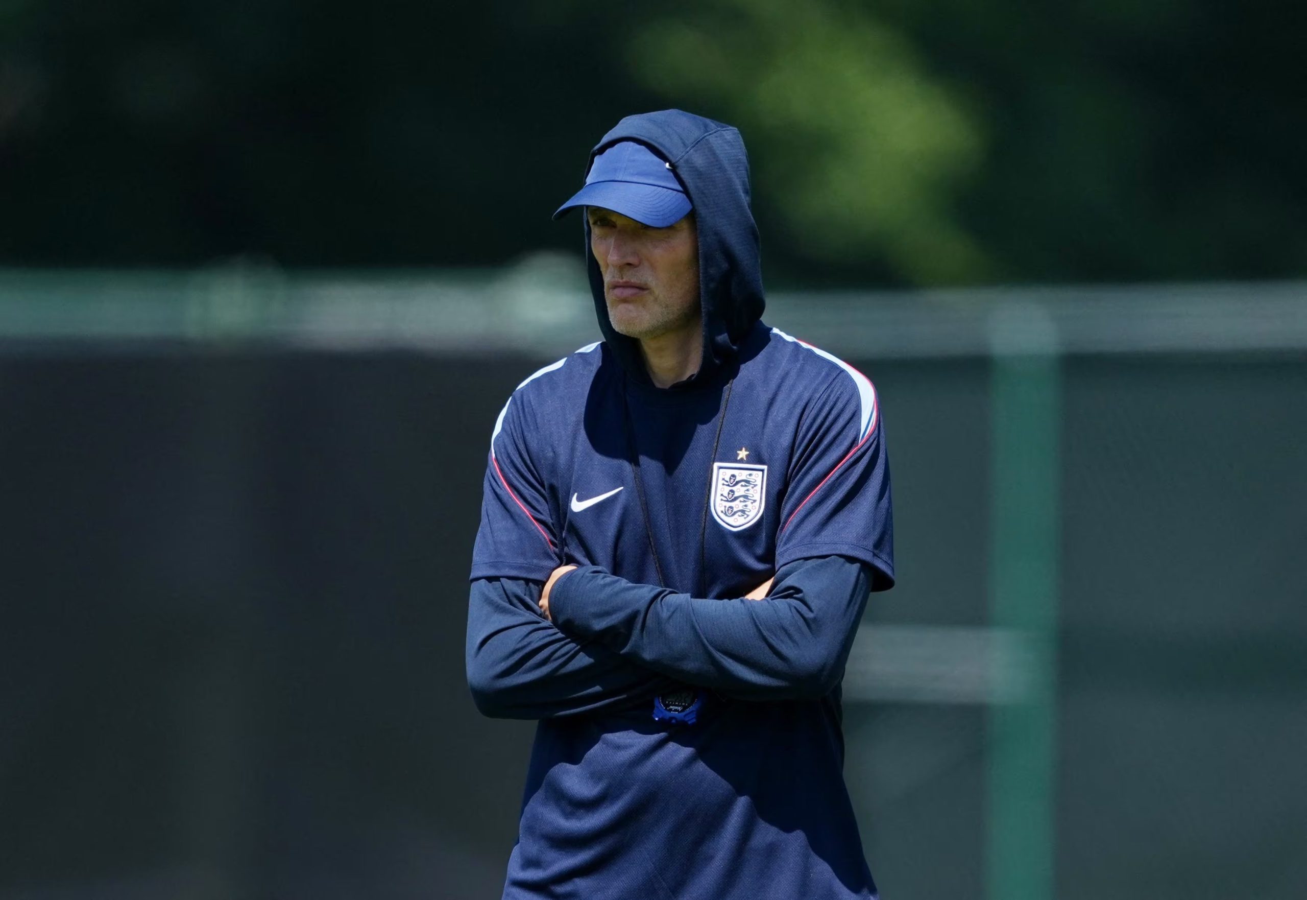 Tuchel siguiendo con atención el entrenamiento de sus dirigidos (Reuters/Jay Biggerstaff)