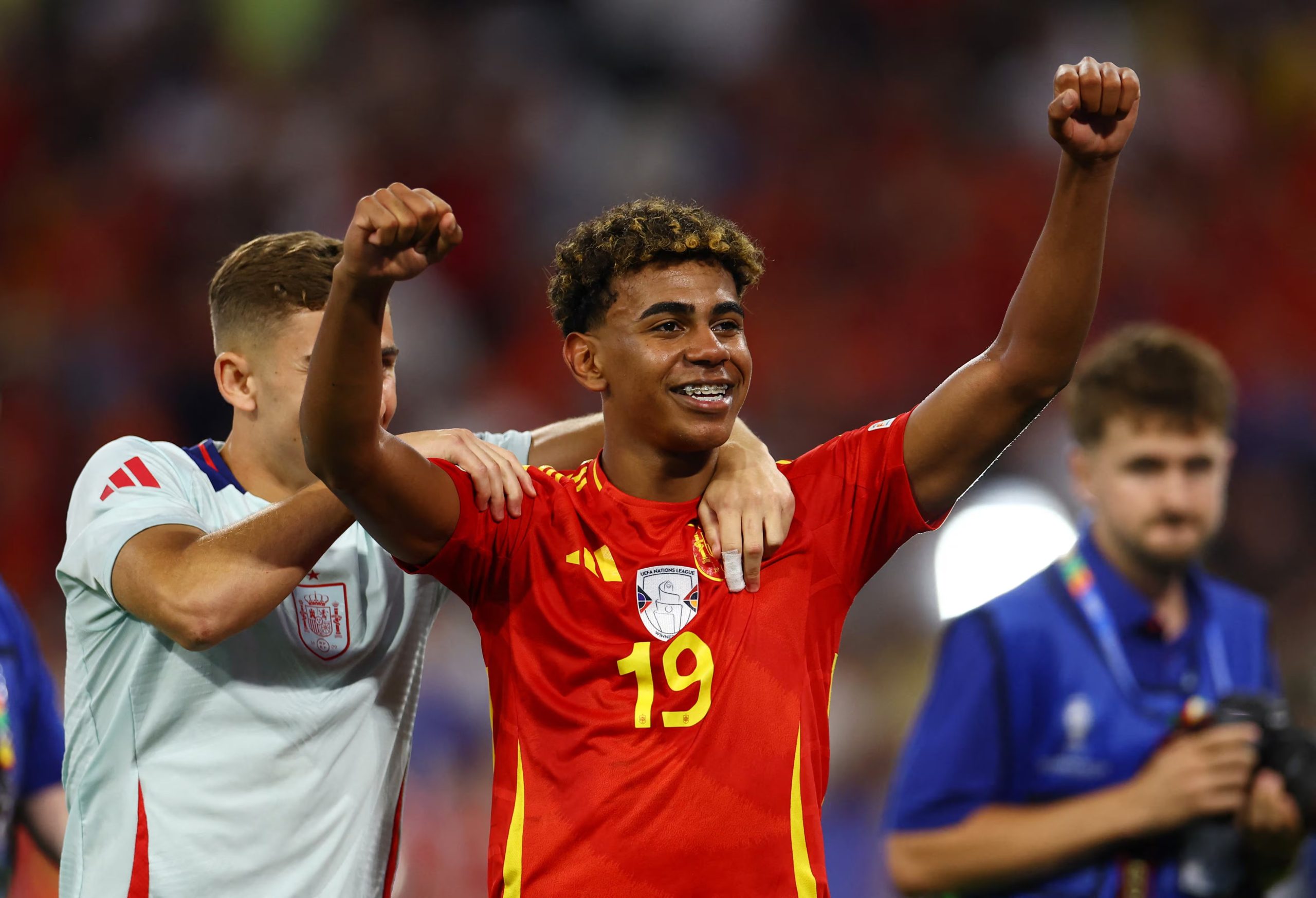 Lamine celebrando la victoria ante Francia en la Eurocopa 2024 (REUTERS/Leonhard Simon)