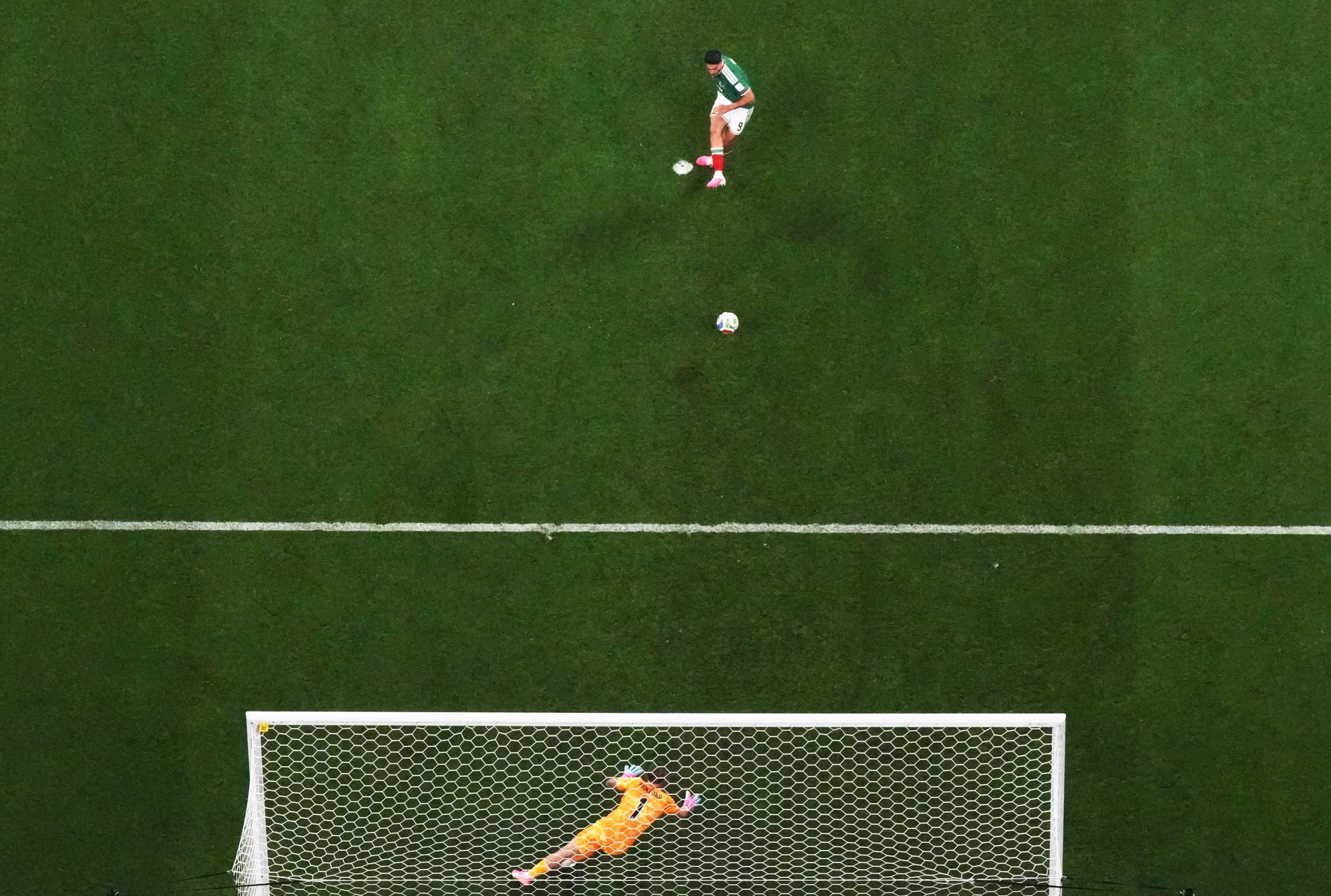 Soccer Football - FIFA World Cup 2026 - Round of 16 - Mexico v England - Estadio Azteca, Mexico City, Mexico - July 5, 2026 Mexico's Raul Jimenez scores their second goal from the penalty spot REUTERS/Eloisa Sanchez