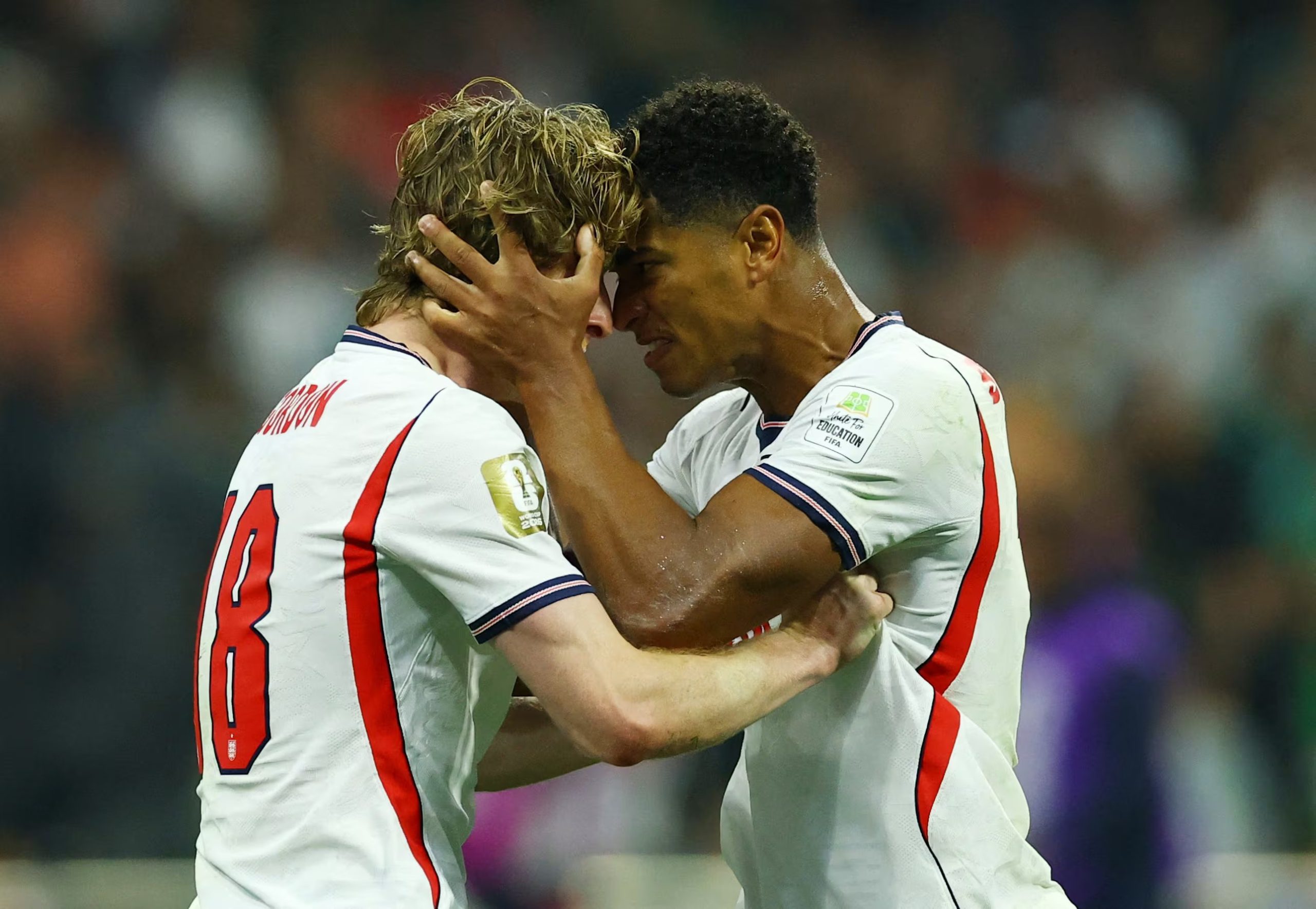 Soccer Football - FIFA World Cup 2026 - Round of 16 - Mexico v England - Estadio Azteca, Mexico City, Mexico - July 5, 2026 England's Jude Bellingham and Anthony Gordon react after winning a penalty REUTERS/Daniel Becerril