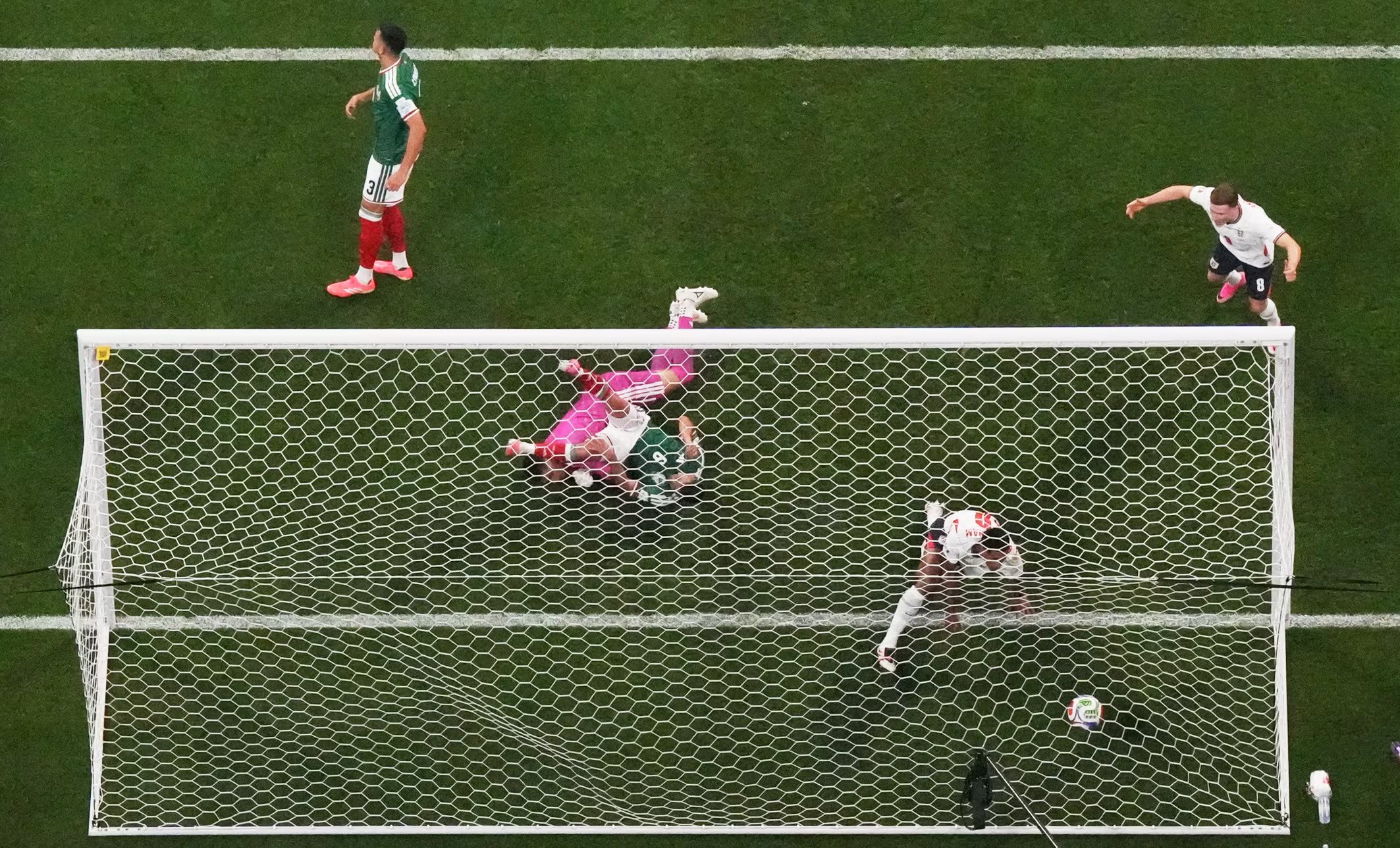 Soccer Football - FIFA World Cup 2026 - Round of 16 - Mexico v England - Estadio Azteca, Mexico City, Mexico - July 5, 2026 England's Jude Bellingham scores their second goal REUTERS/Eloisa Sanchez