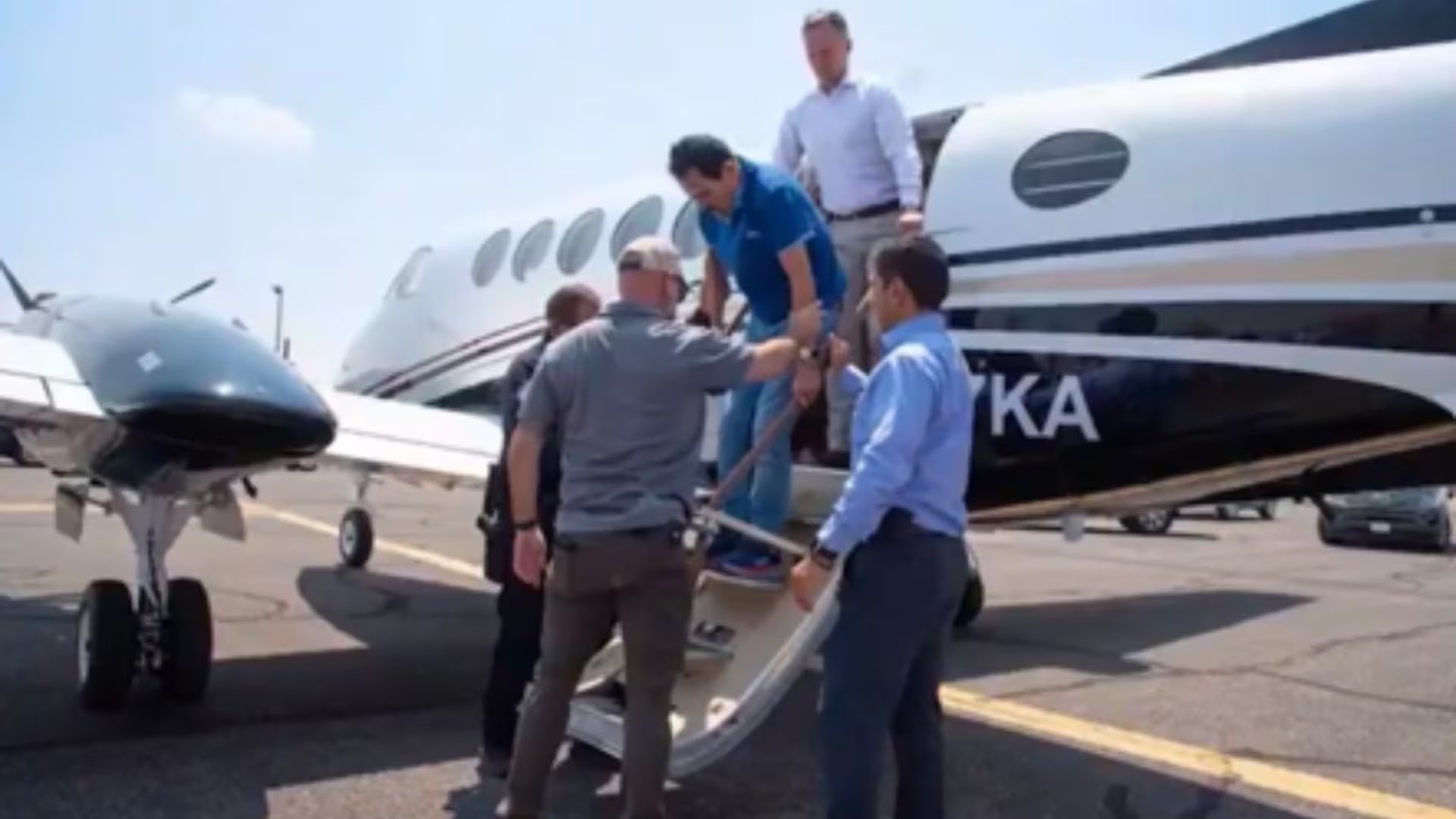 La FGR asegura haber identificado al piloto de la aeronave que llevó a El Mayo Zambada a Estados Unidos. Cortesía: Pie de Nota