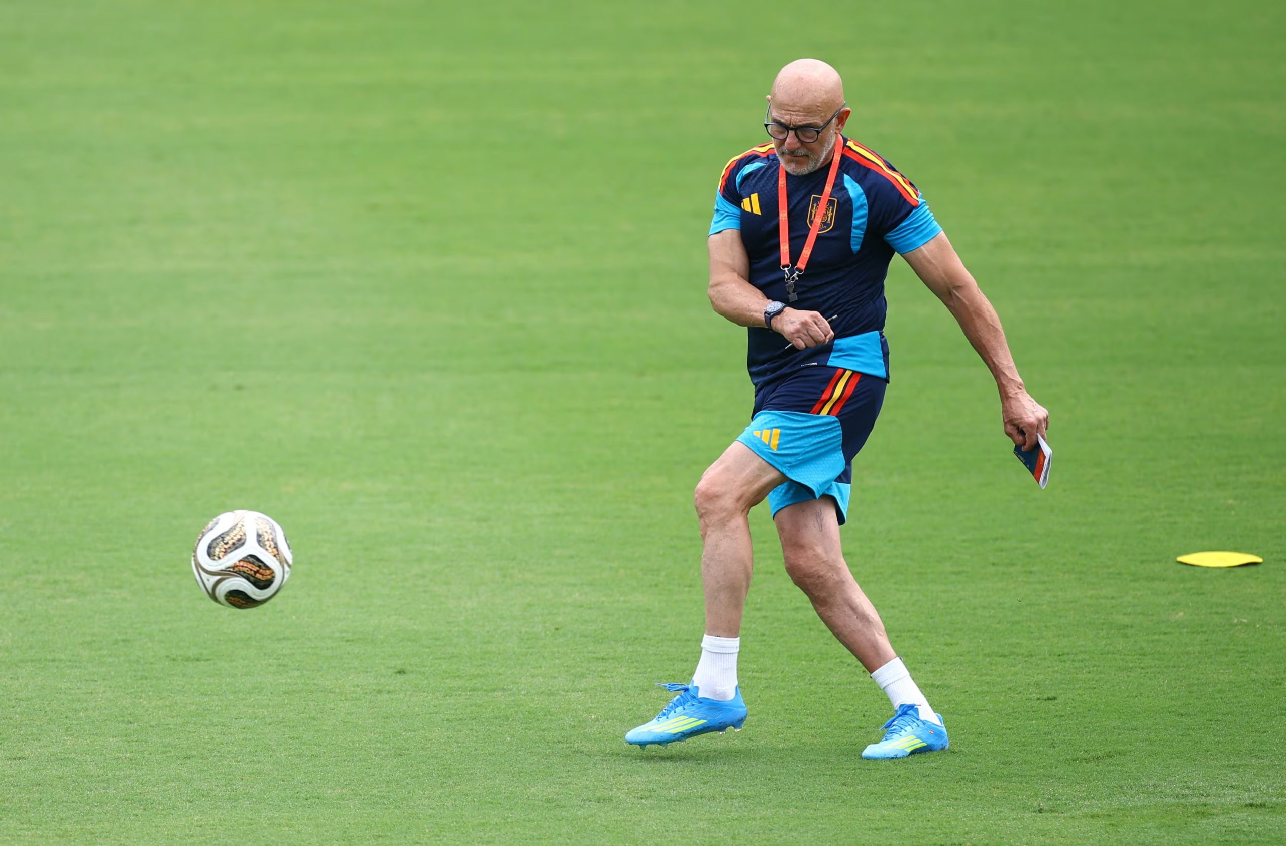 Luis de la Fuente en los entrenamientos del Mundial 2026 (REUTERS/Albert Gea)