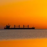 Los hutíes anuncian bloqueo a puertos sauditas y cae el tránsito en el mar Rojo