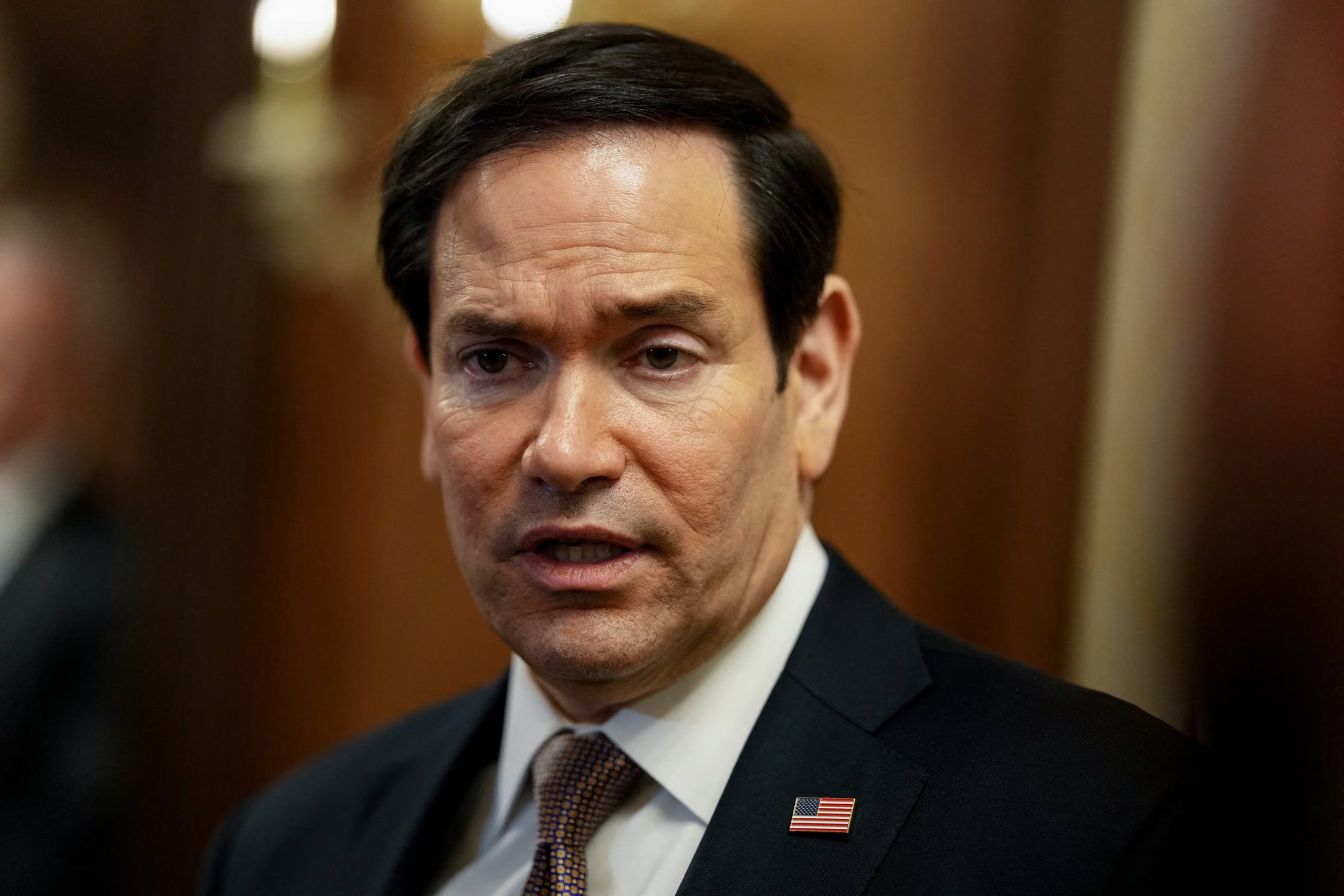 El secretario de Estado de EE. UU., Marco Rubio, habla con los medios de comunicación (REUTERS/Archivo)