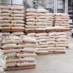 Ecuador reactiva el envío terrestre de arroz a Colombia: permisos de importación ya se emiten y envíos dependerán de negociaciones