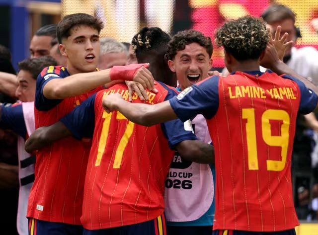 Los jugadores de España celebrando el gol ante Bélgica (Reuters/Kiyoshi Mio)