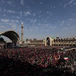 Multitudinaria despedida al ayatolá Jamenei en Teherán antes de su sepultura en Mashhad