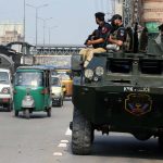 Nueve policías muertos en ataque talibán en Baluchistán; 15 terroristas abatidos
