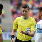 FIFA designa árbitro francés para Argentina-Egipto y enciende polémica