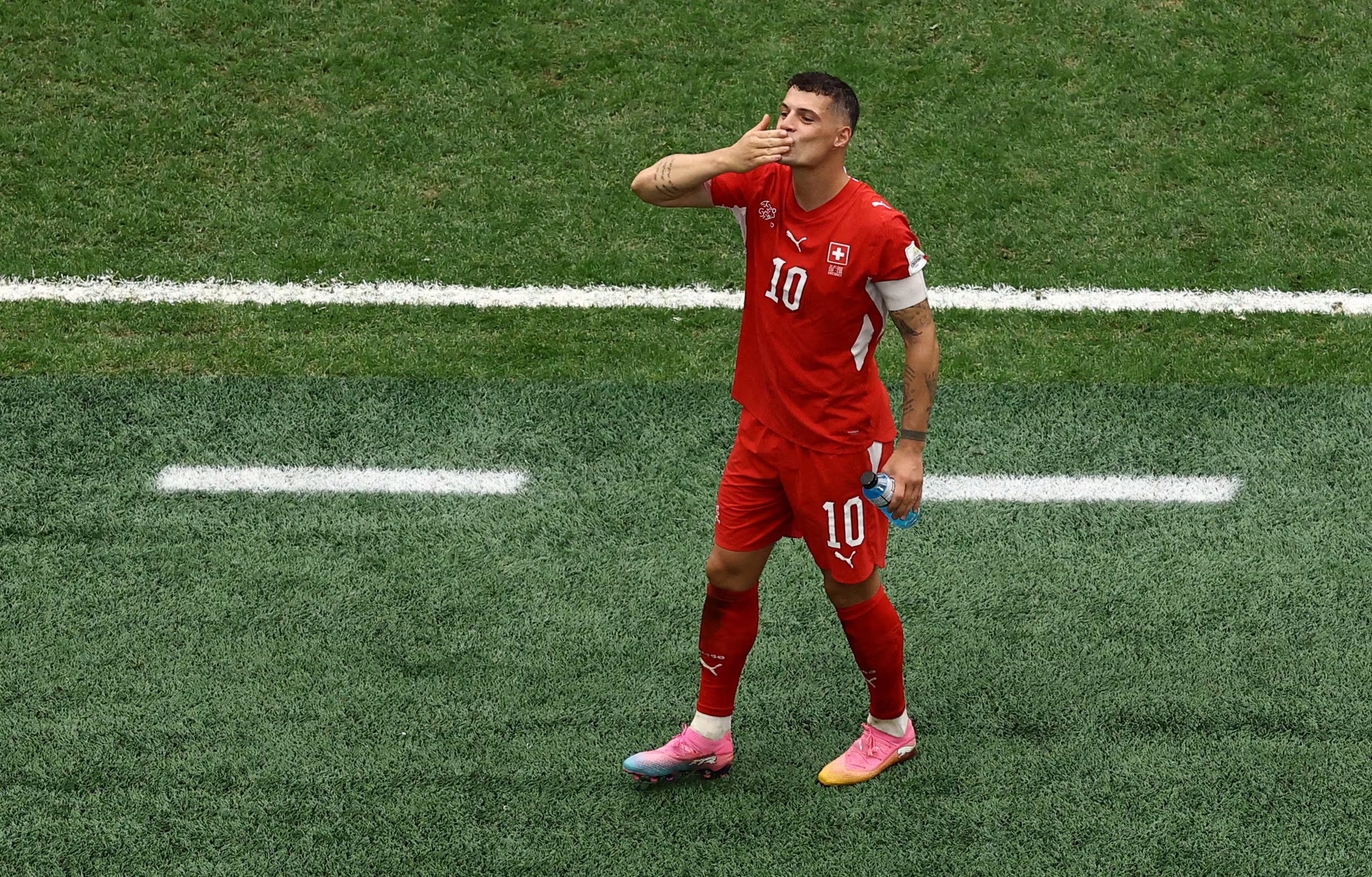 Granit Xhaka, uno de los futbolistas más destacados de Suiza (Foto REUTERS/Lee Smith)