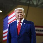 Trump defiende libertad de expresión en cena de corresponsales tras ataque