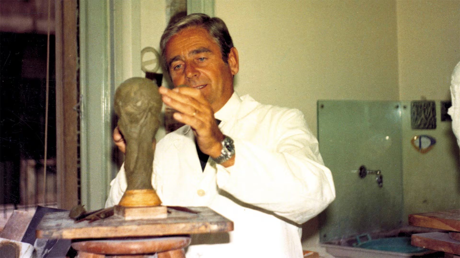 Silvio Gazzaniga presentó un modelo tridimensional completo del trofeo, una propuesta que se impuso entre más de 50 proyectos de 25 países (silviogazzaniga.com)
