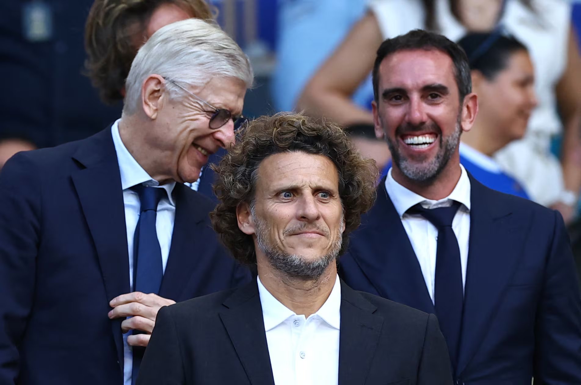 Forlán, en el Mundial. Fue uno de los embajadores de la FIFA (REUTERS/Marco Bello)