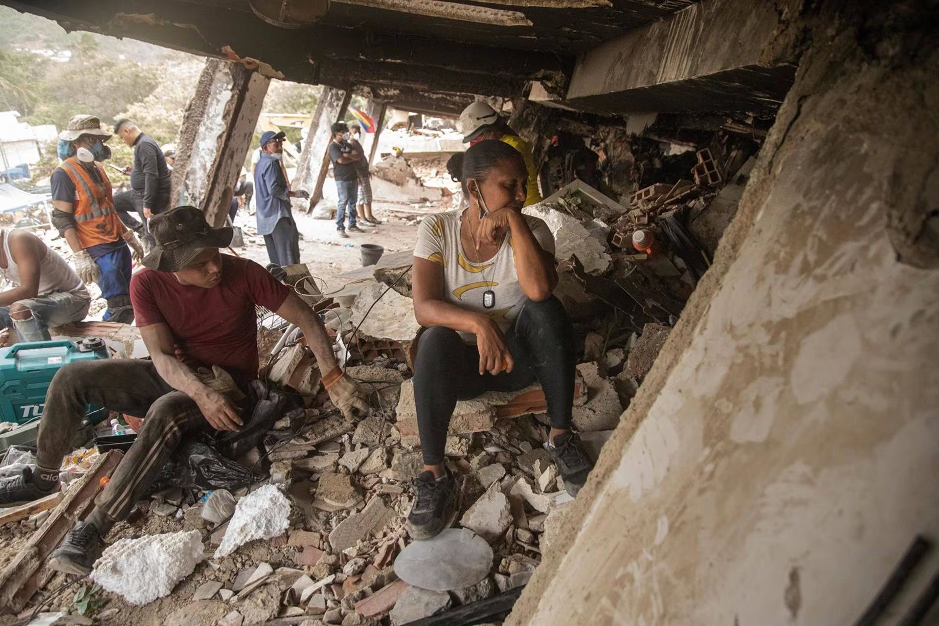 Aumentó a 5.346 la cifra de muertos por el doble terremoto en Venezuela (Europa Press)