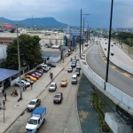 Paso elevado de la Juan Tanca Marengo divide criterios por los atascos vehiculares que aún persisten