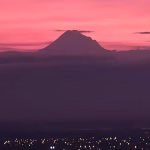 Una espectacular vista del Chimborazo sorprende a los habitantes de Guayaquil al amanecer