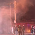 Incendio en patio de vehículos de Kennedy Norte generó daños en autos: Policía investiga si emergencia fue provocada