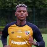 Robert Arboleda y una impactante revelación: «En ese momento no pensaba en nada más que en estar con mi familia. Estoy feliz por el gol, espero recuperar el cariño de la afición»