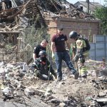 Seis muertos y más de cien heridos en ataque ruso a centro comercial