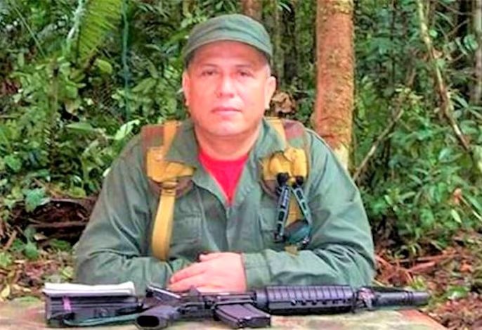 Jhon 40 del frente Acacio Medina