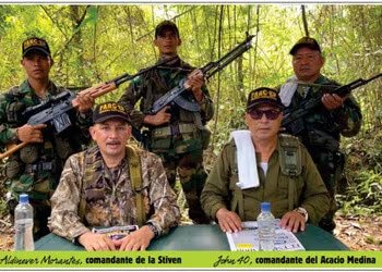 Jhon 40 (derecha) lidera el frente de las disidencias de las Farc que opera en Brasil - crédito redes sociales X