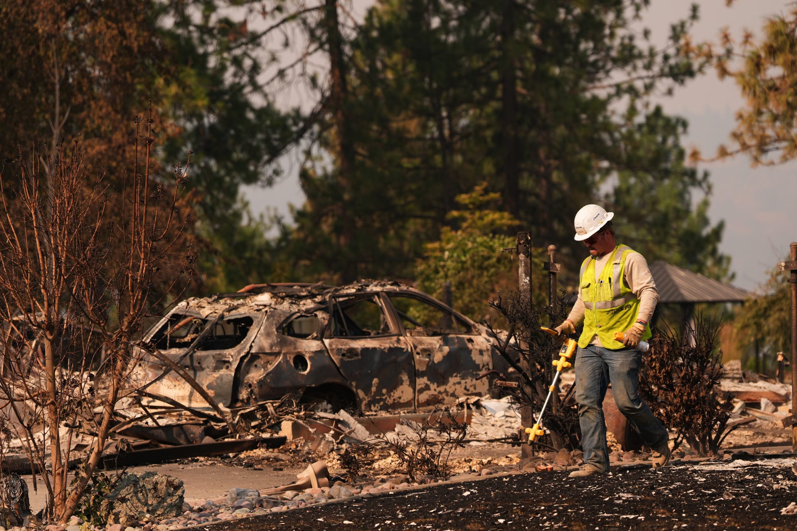 Aaron Farinacci, de 37 años, fue arrestado por el Old Trails Fire y enfrenta cargos de incendio provocado en primer grado con una fianza de un millón de dólares. (AP Foto/Lindsey Wasson)