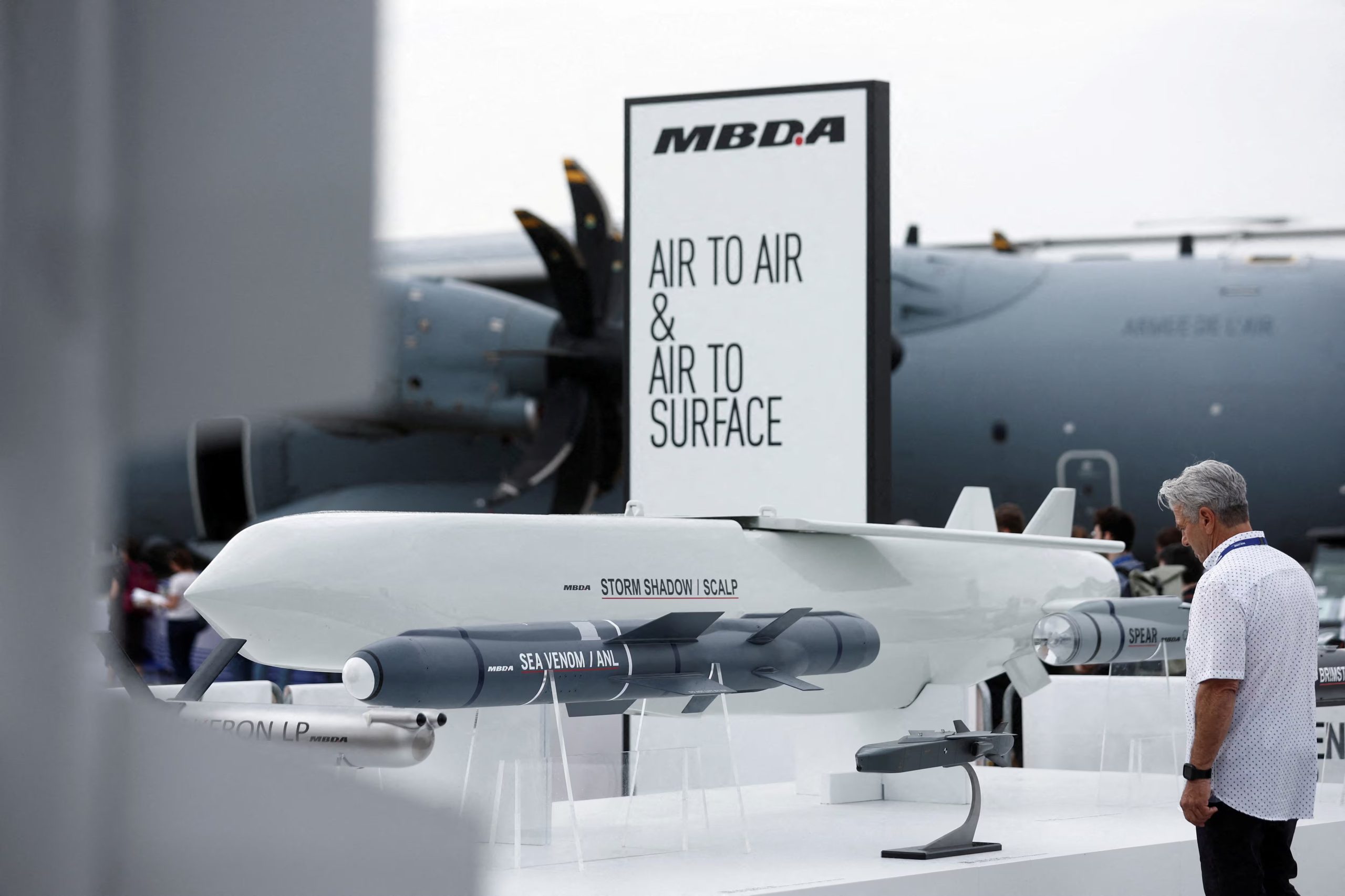 Un misil de crucero de largo alcance Storm Shadow/SCALP, fabricado por MBDA, en el Salón Aeronáutico de Le Bourget, cerca de París (REUTERS/Benoit Tessier/archivo)