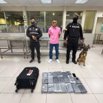 Español detenido con maleta cargada de droga en aeropuerto de Guayaquil aseveró que le entregaron equipaje en un hotel