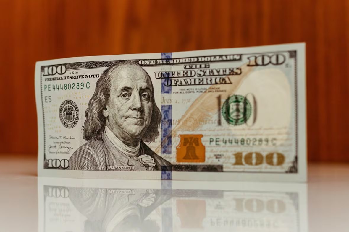 El dólar cerró la jornada en S/ 3,391, por debajo del nivel de S/ 3,399 registrado el día anterior. Foto: TuCambista