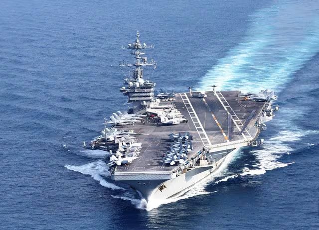 FILE PHOTO:El portaaviones de la Marina de los EE. UU. USS George Washington aparece en esta imagen durante el ejercicio trilateral Freedom Edge, realizado por Estados Unidos, Japón y Corea del Sur en el mar de China Oriental —al sur de la península coreana y al oeste de las islas principales de Japón— el 14 de noviembre de 2024 (REUTERS)