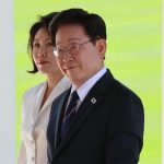 Seúl invita a Pyongyang a dialogar para poner fin a la guerra y frenar el programa nuclear