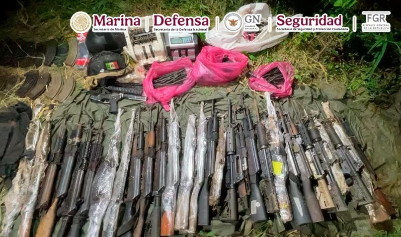 Varias armas fueron decomisadas en Sinaloa Foto: FGR