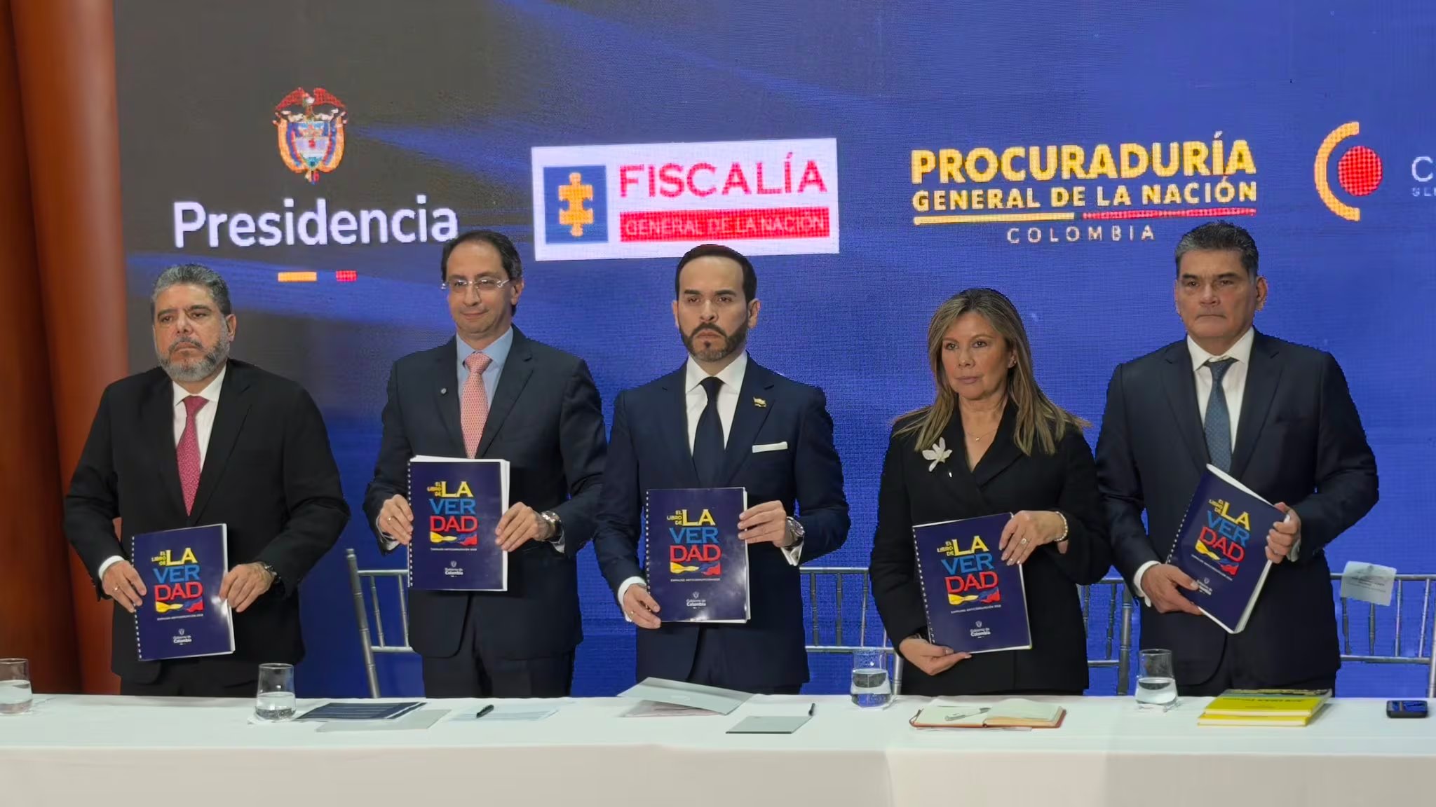 En paralelo, el vicepresidente José Manuel Restrepo resumió nueve patrones de gestión detectados, entre ellos la “destrucción del rigor técnico”, la “opacidad y distorsión de la información pública” y la “fragmentación del Estado” - crédito @jrestrp/X