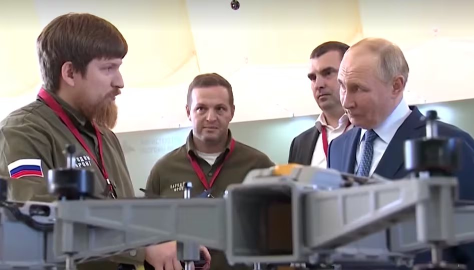 Vladímir Tkachuk fundó Uraldronzavod en 2023, presentó sus drones a Vladímir Putin y difundía información militar en Telegram.