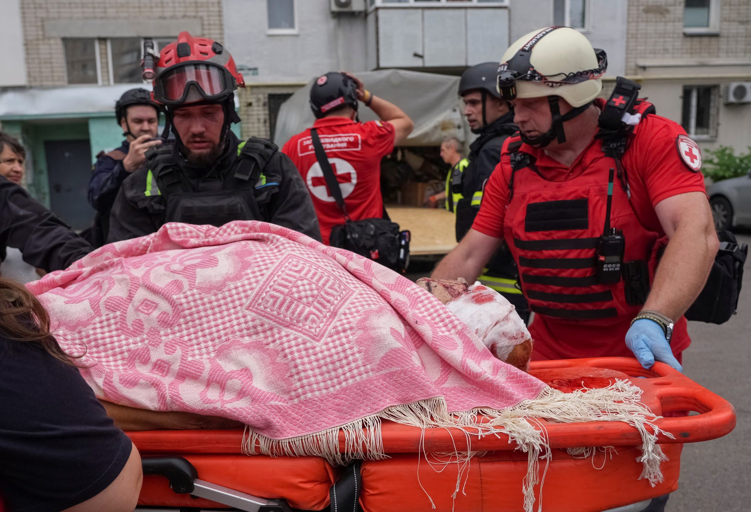 Los ataques de este domingo entre Rusia y Ucrania dejaron siete muertos y varios heridos (REUTERS/Vitalii Hnidyi)