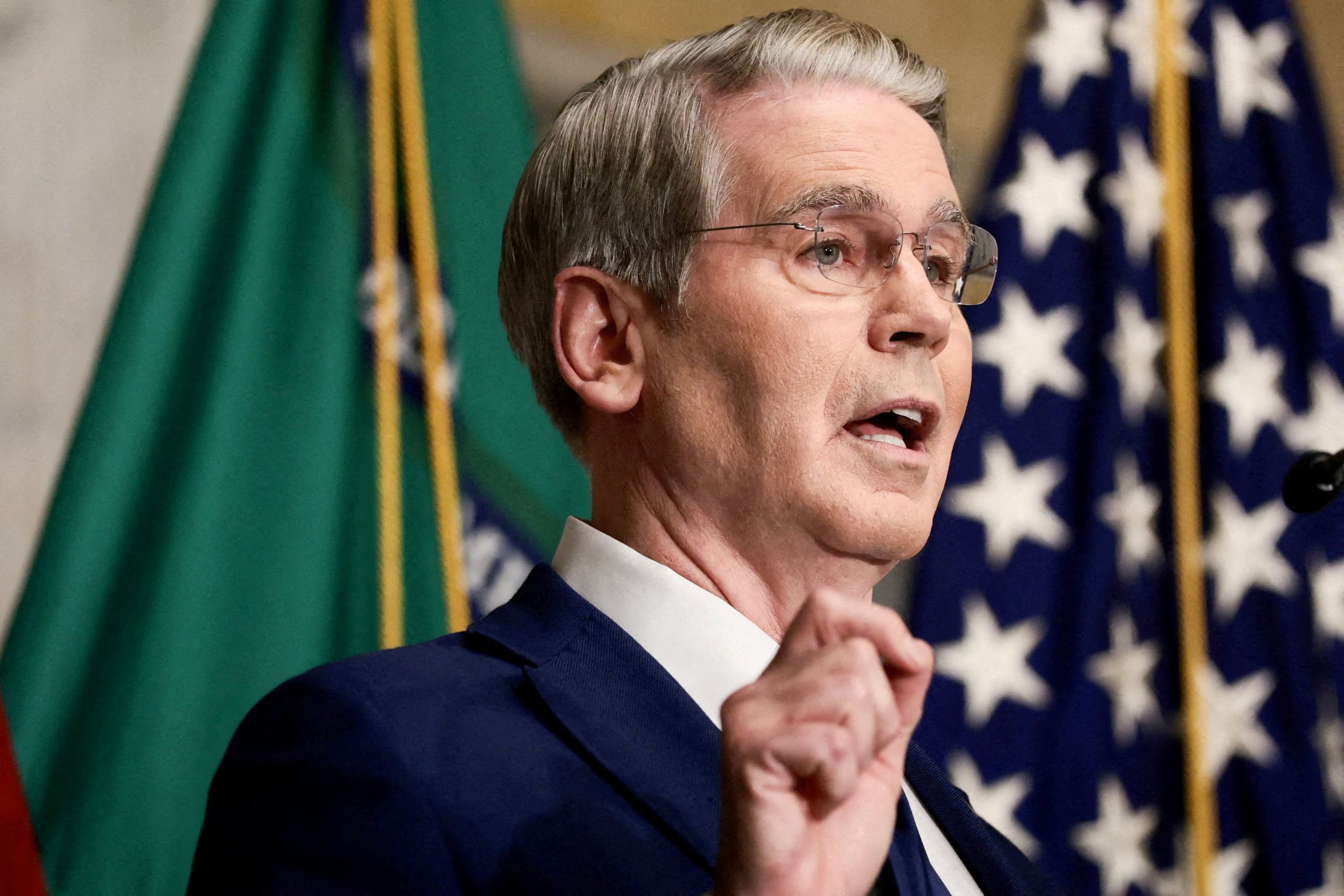 El secretario del Tesoro estadounidense, Scott Bessent, declaró el domingo a Reuters que Estados Unidos probablemente impondrá nuevas sanciones secundarias contra Irán cada semana, con el objetivo de aumentar la presión sobre Teherán