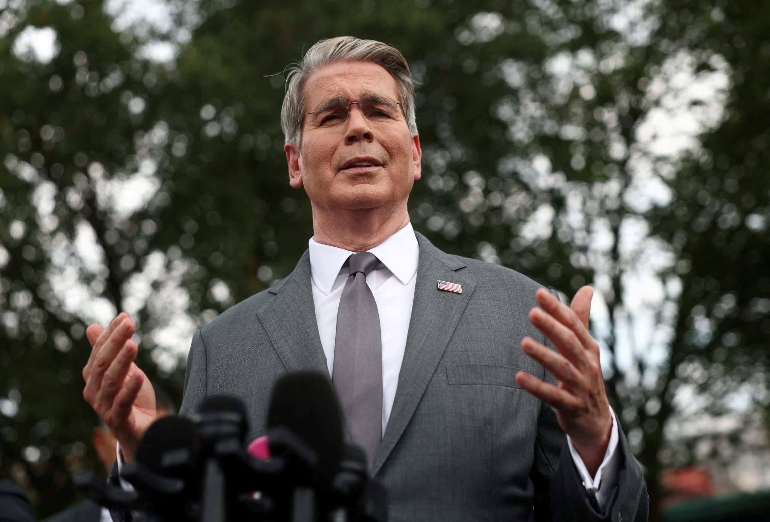 El secretario del Tesoro estadounidense, Scott Bessent, tiene prevista una conferencia de prensa este lunes a las 14:00 hora del este de Estados Unidos en la que podría anunciar nuevas medidas contra Irán (REUTERS)