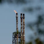 Petróleo cae fuerte por tregua entre EE.UU. e Irán
