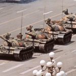 El régimen chino condenó a dos activistas por “incitación a la subversión” tras organizar vigilias en memoria de la represión de Tiananmen