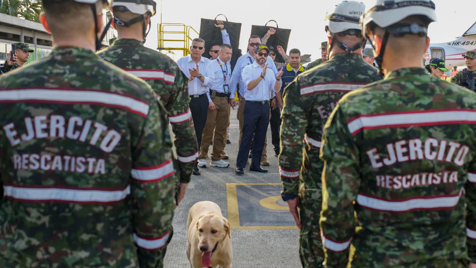El Ejército Nacional de Colombia movilizó cinco pelotones especializados para atender la emergencia por el terremoto de magnitud 7,4 en Quibdó, Armenia, Pereira, Manizales y Cali - crédito MinDefensa